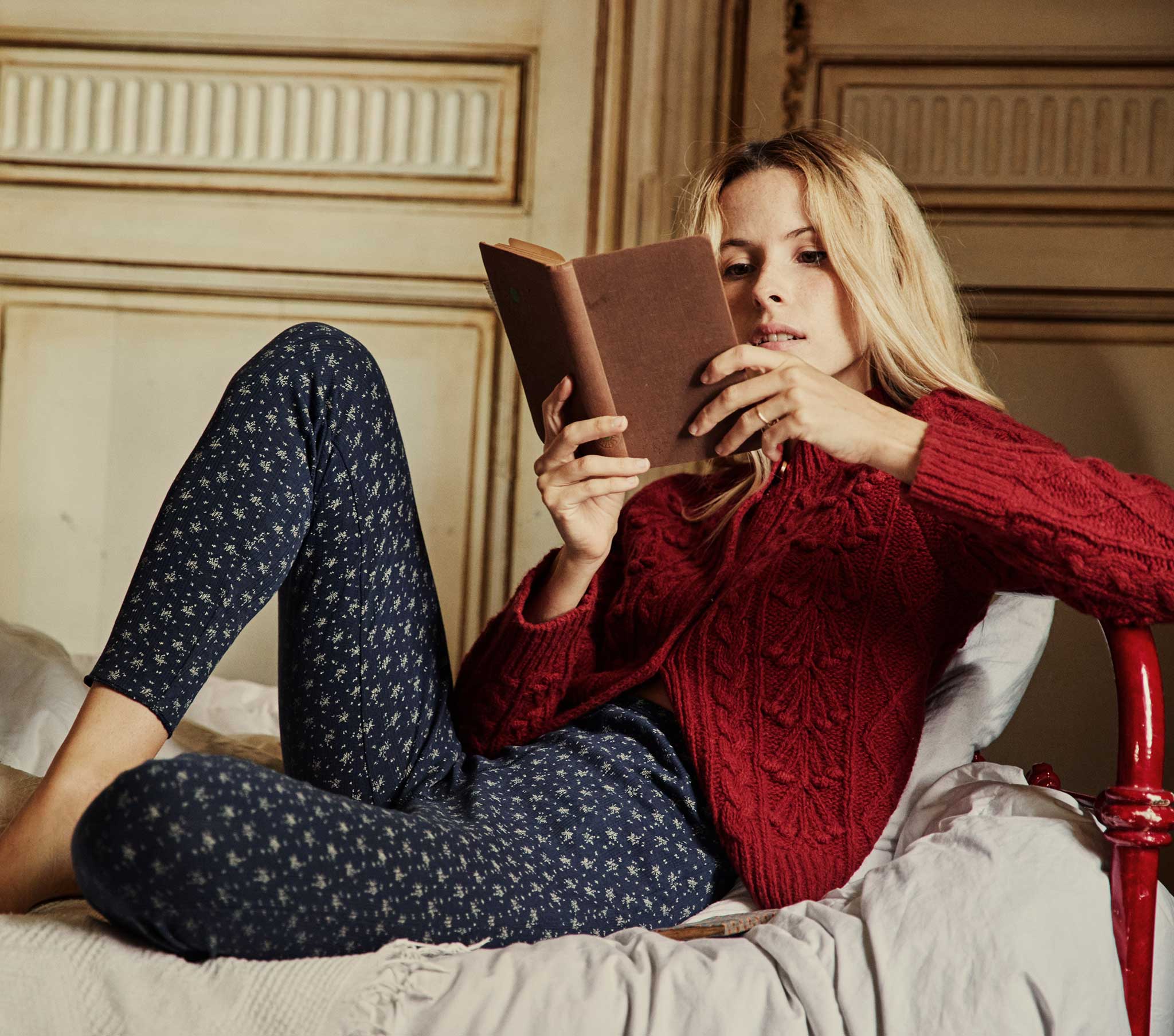 HMD -- RHEA PANT -- NAVY WINDSWEPT FLORAL